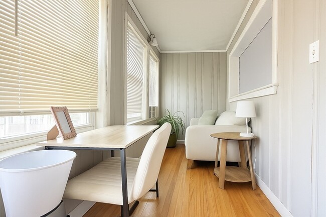 Photo - 128 Lawrence St