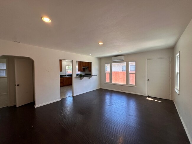 911 S Atlantic Blvd Unit B
