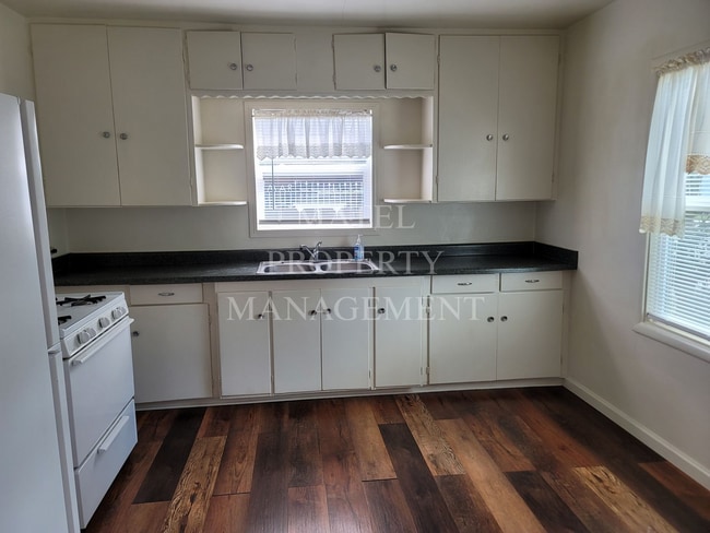 Photo - Move in Special see AD