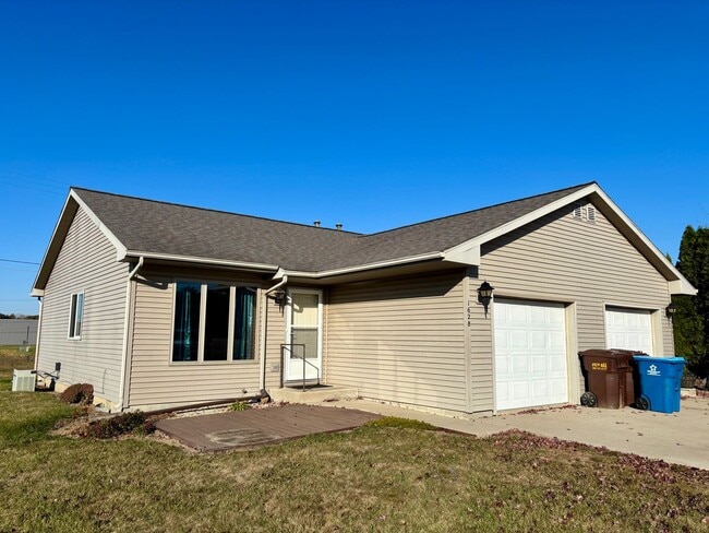 Building Photo - 1626-1628 S Wayne Unit 1628