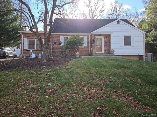 Building Photo - 8 Windmill Ln