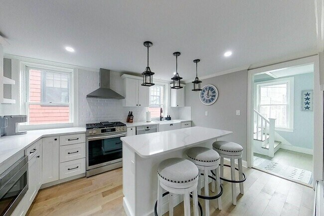 30 Prospect Hill St Unit 2