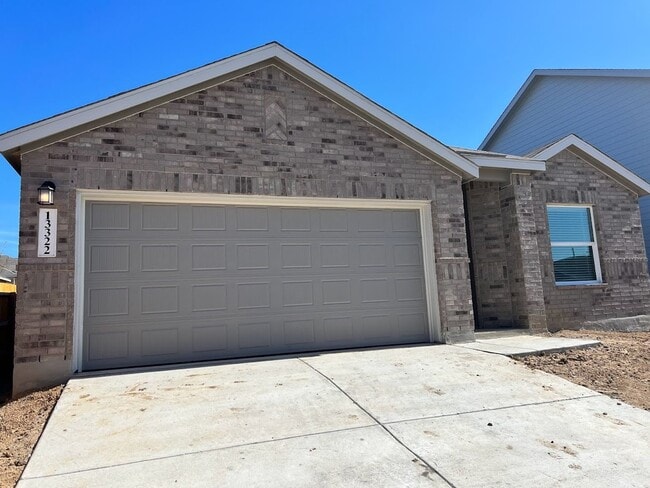 Spacious 4-Bedroom, 3-Bath Energy-Efficien... - Spacious 4-Bedroom, 3-Bath Energy-Efficien... Casa