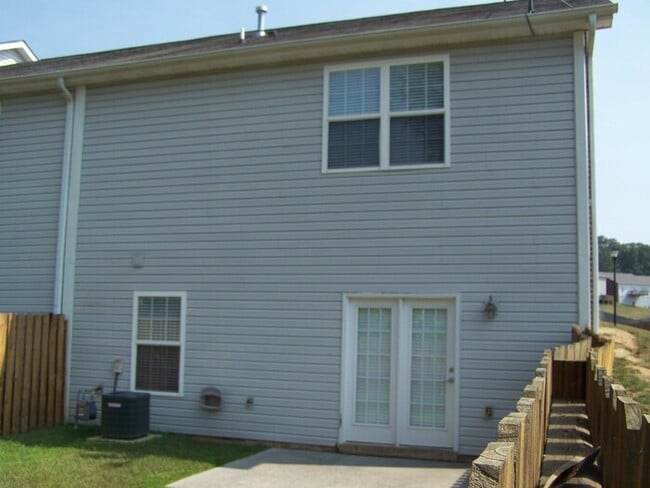 Photo - 3 bed, 2 bath, 2 car garage w/ bonus room and fenced yard in W. Knoxville