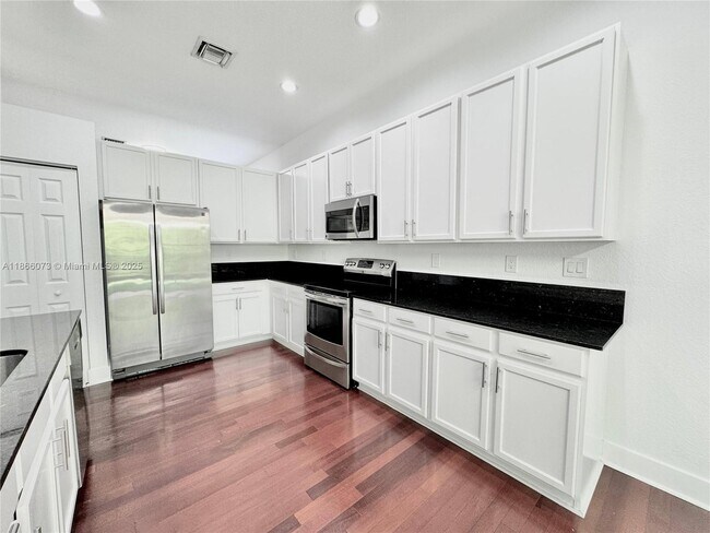 Photo - 4451 Laurel Pl