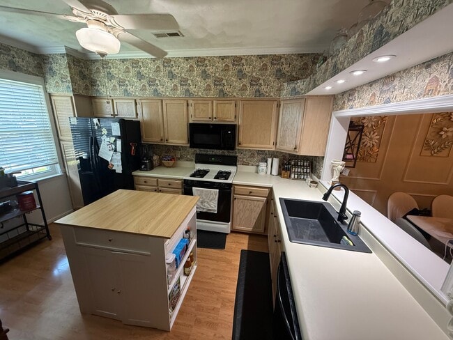 Photo - 842 S Lake Cir