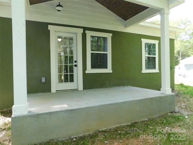 Photo - 809 Marve St