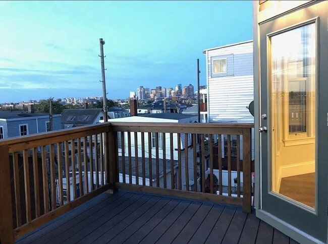 Building Photo - 49 Lexington St Unit #2 Rental