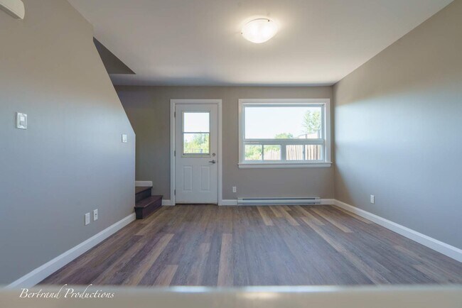 Photo - Lasalle Park Manor