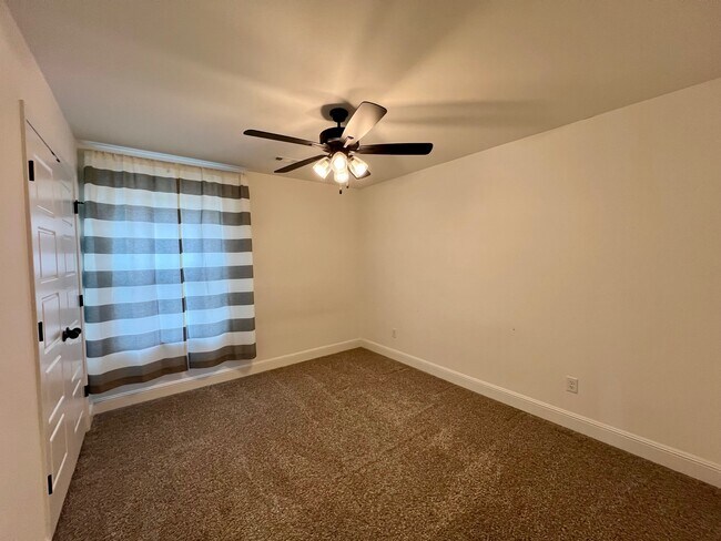 Photo - 1011 Sundance Ln