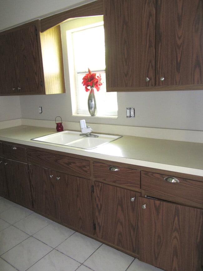 Photo - 408 Morgan Cir S