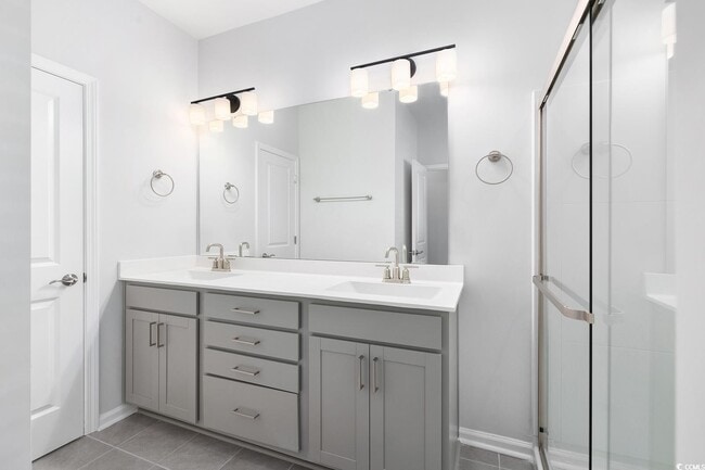 Photo - 283 Ferretti St