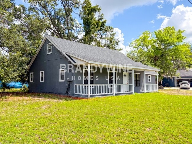 Photo - 700 E 7th St