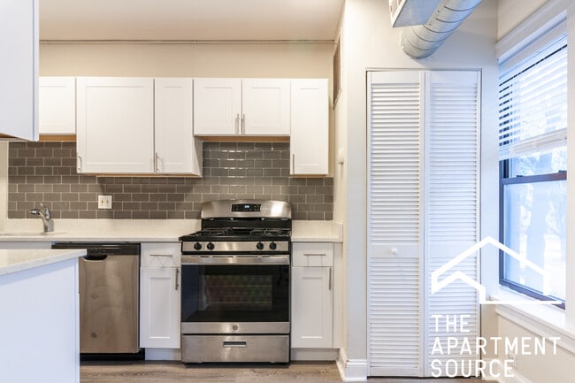 Photo - 1253 W Henderson St Unit 1