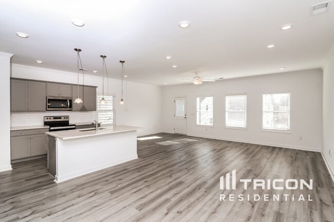 Photo - 178 E Rdg Wy