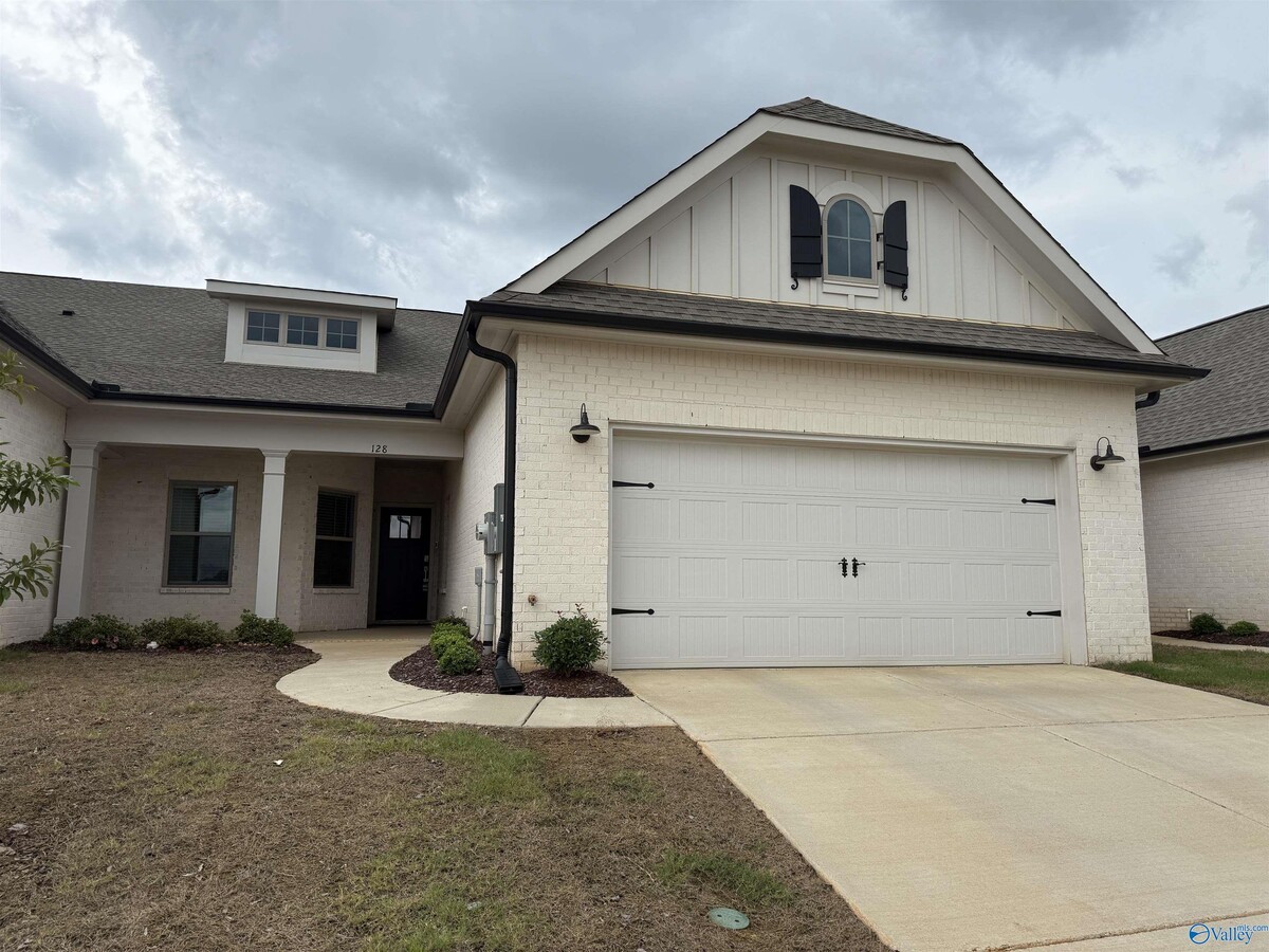 Photo - 128 Clift Farm Dr Townhome