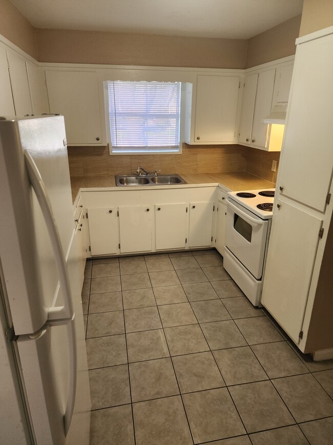 4665 Hartel Unit 2