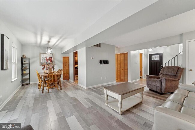 Photo - 77 Kanabe Dr