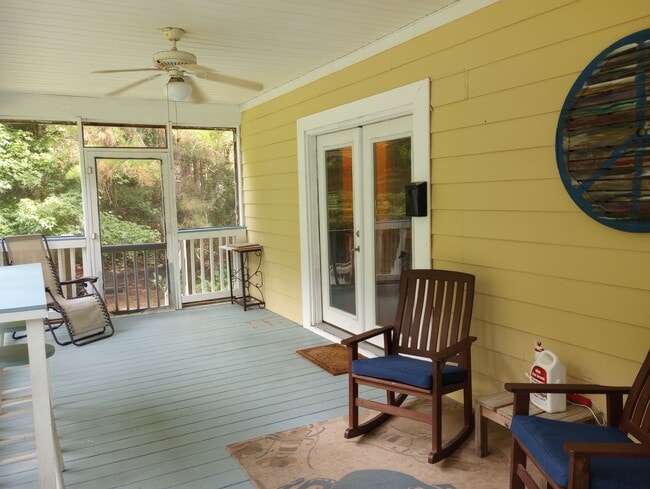Building Photo - 5718 Wildlife Rd Unit Furn Efficiency Wadmalaw Rental