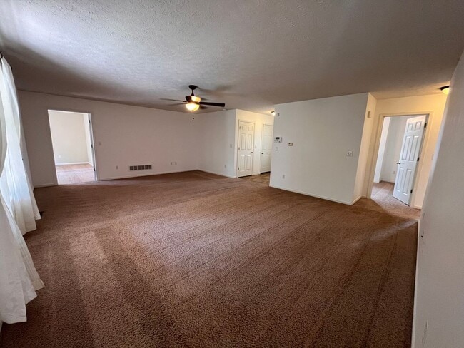 Photo - LARGE 4/3 with so much to offer! Waynesville School District