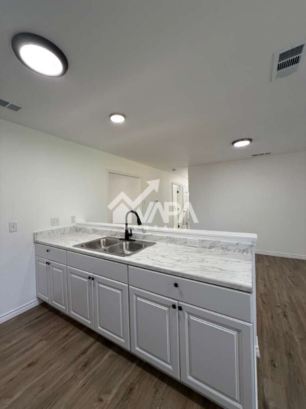 Photo - 4422 Desert View Dr