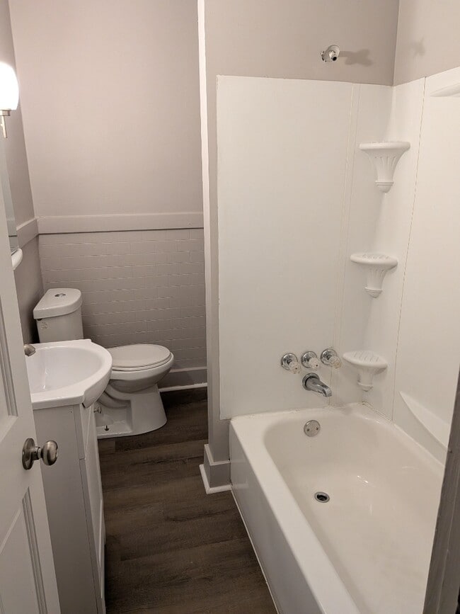 Photo - Cozy one bedroom apartment Unit 5