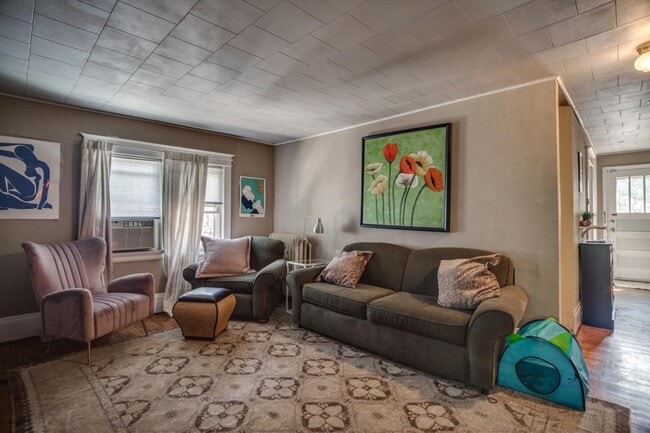 Photo - 730 Como Ave Unit Condo B