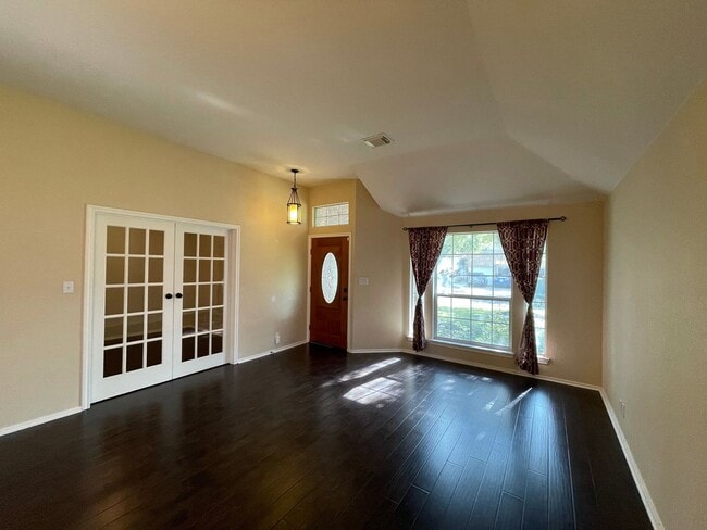 Photo - Beautiful single-story home in desirable Vista Oaks Subdivision