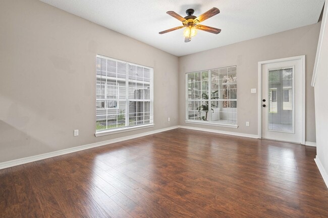 Photo - 2033 Post Oak Ct