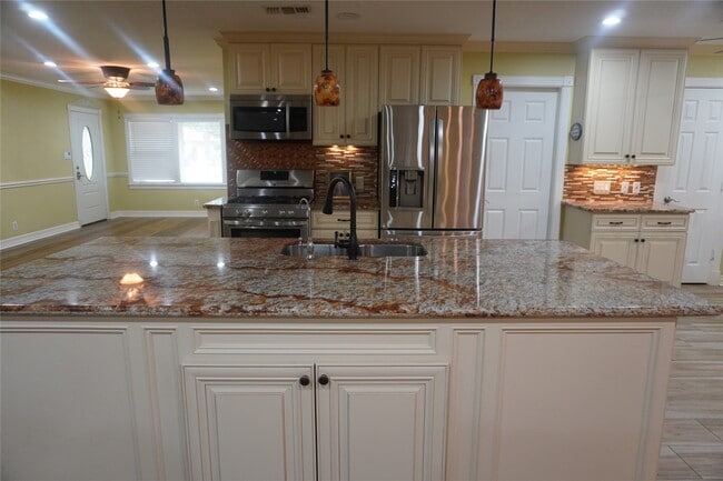 Photo - 7506 Dearborn St