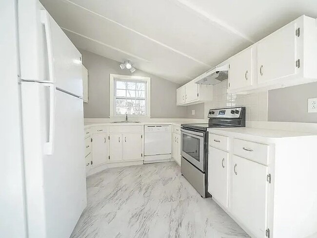 144 Crescent St