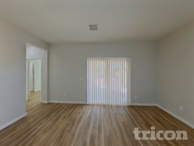 Photo - 40209 W Walker Wy