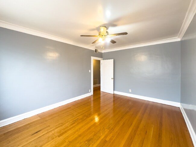 Photo - 8305 S Ashland Ave