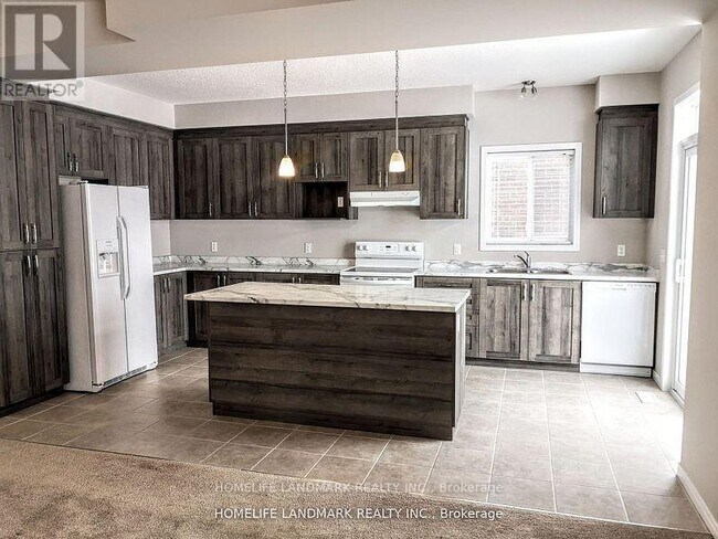 Photo - 561 Mayapple St