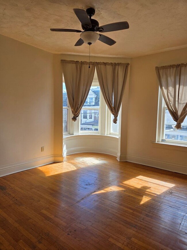 Photo - 623 W King St Unit 623 W KING ST. #2FL