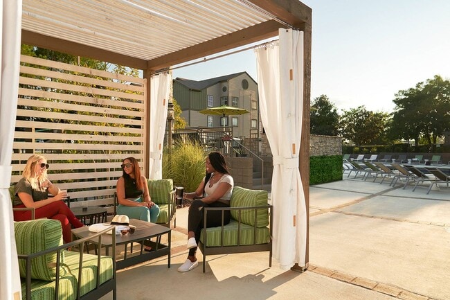 Unwind in private poolside cabanas and enjoy resort-style relaxation at The Preserve at Tuscaloosa.