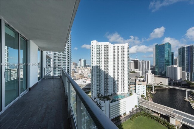 Photo - 92 SW 3rd St