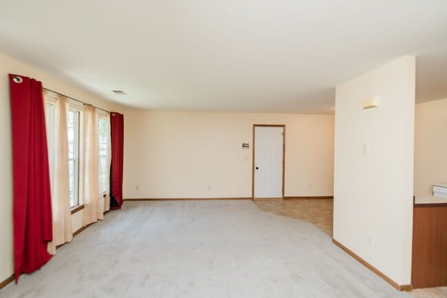 Photo - Maintenance free 2 bedroom, 1 bath town-ho...