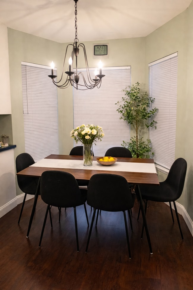 Photo - 102 Elliott Way