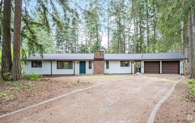 Building Photo - Spacious Rambler Retreat Nestled on an Acr... Rental