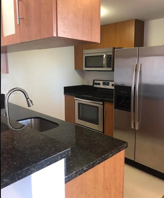 Photo - 601 NE 23rd St Unit 801