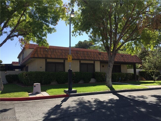 Photo - 241 Misty Isle Ln Unidad D