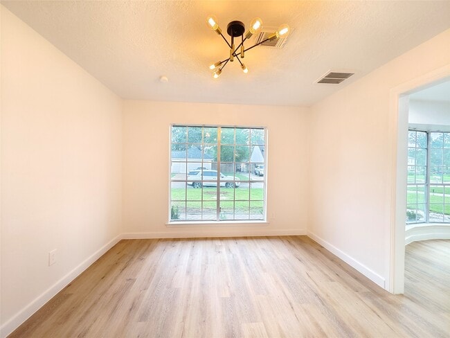 Building Photo - 4106 Clovernook Ln