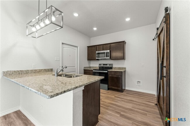 Photo - 1118 B Zora Dr