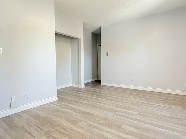 Photo - 581 Pierre Ave Unit 7