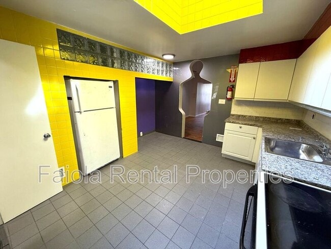 Photo - 827 Church St