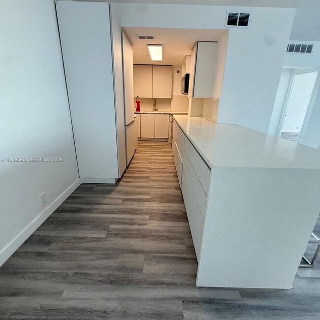 Photo - 3301 NE 5th Ave Unit 704