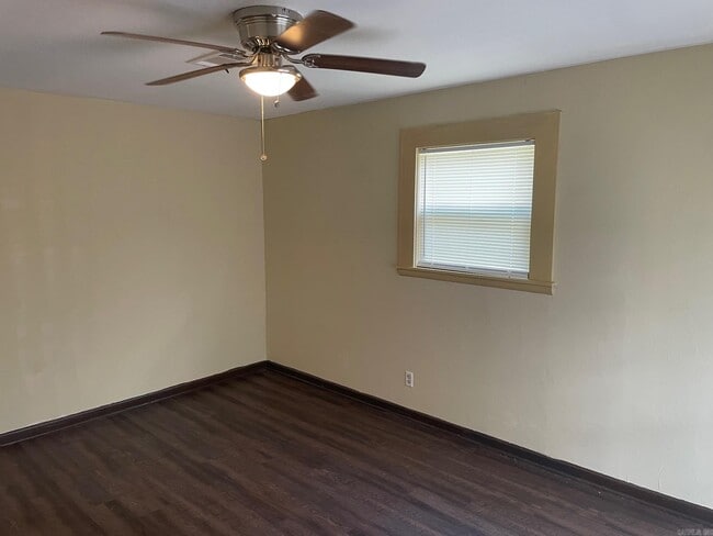 Photo - 216 Meadow Park Dr