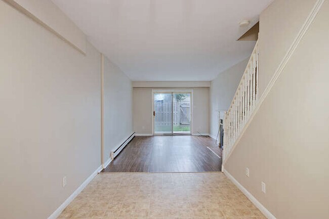 Photo - SPACIOUS 2 BEDROOM TOWNHOME ON ARBOUR GLEN...