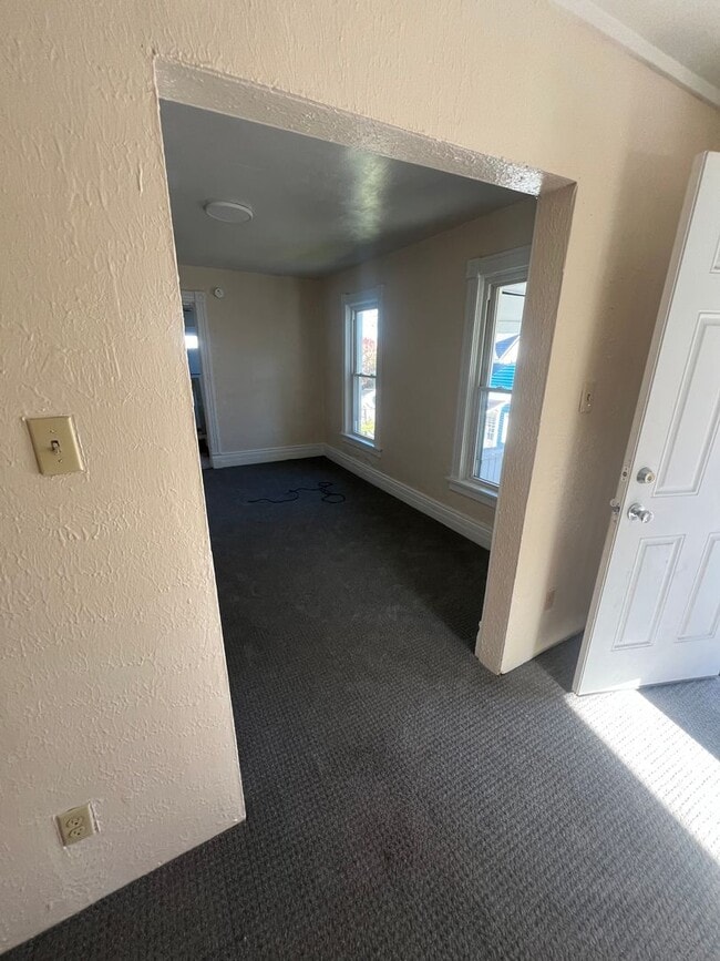 Photo - 418 E 5th St Unit #2